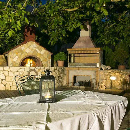 3 Bedrooms With Sea View Enclosed Garden And Wifi At 5 Km Away From The * Tzamarelata