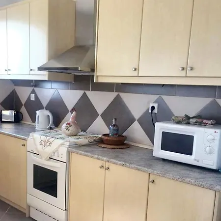 3 Bedrooms With Sea View Enclosed Garden And Wifi At 5 Km Away From The * Tzamarelata