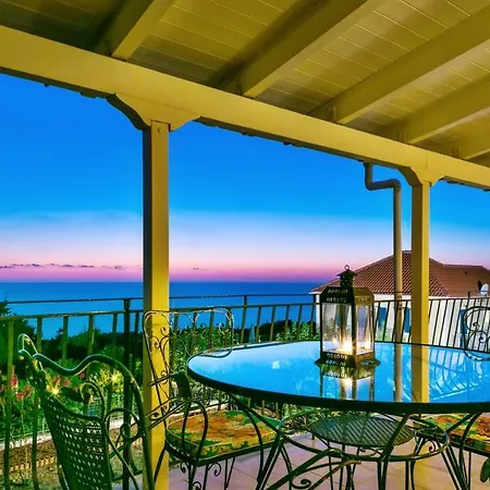 3 Bedrooms With Sea View Enclosed Garden And Wifi At 5 Km Away From The Tzamarelata