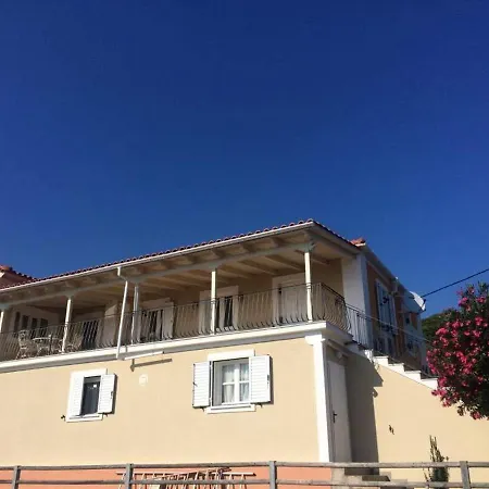 Spacious Apartment With Sea View In Tzamarelata - 90 M²