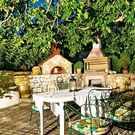 Spacious Apartment With Sea View In Tzamarelata - 90 M² *