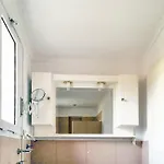 דירה Spacious Apartment With Sea View In Tzamarelata - 90 M² *